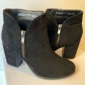 Black ankle booties
